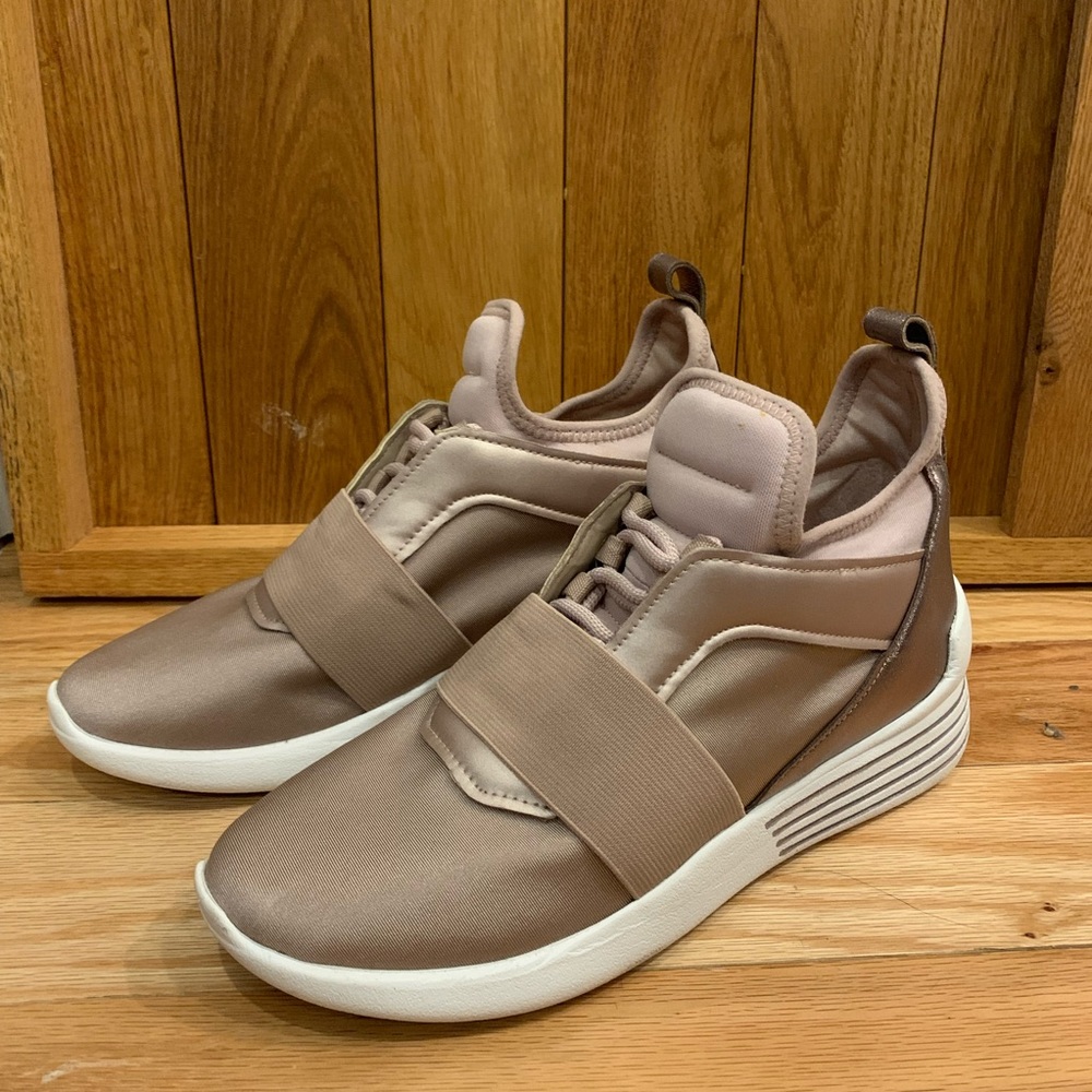 Kendall & Kylie sneakers